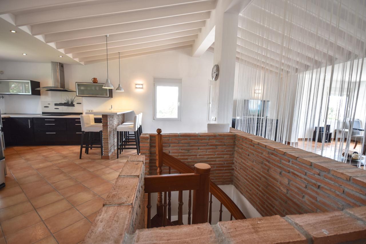 In The Second Line, Modern Beachfront Holiday Home In Costabella, Marbella Esterno foto