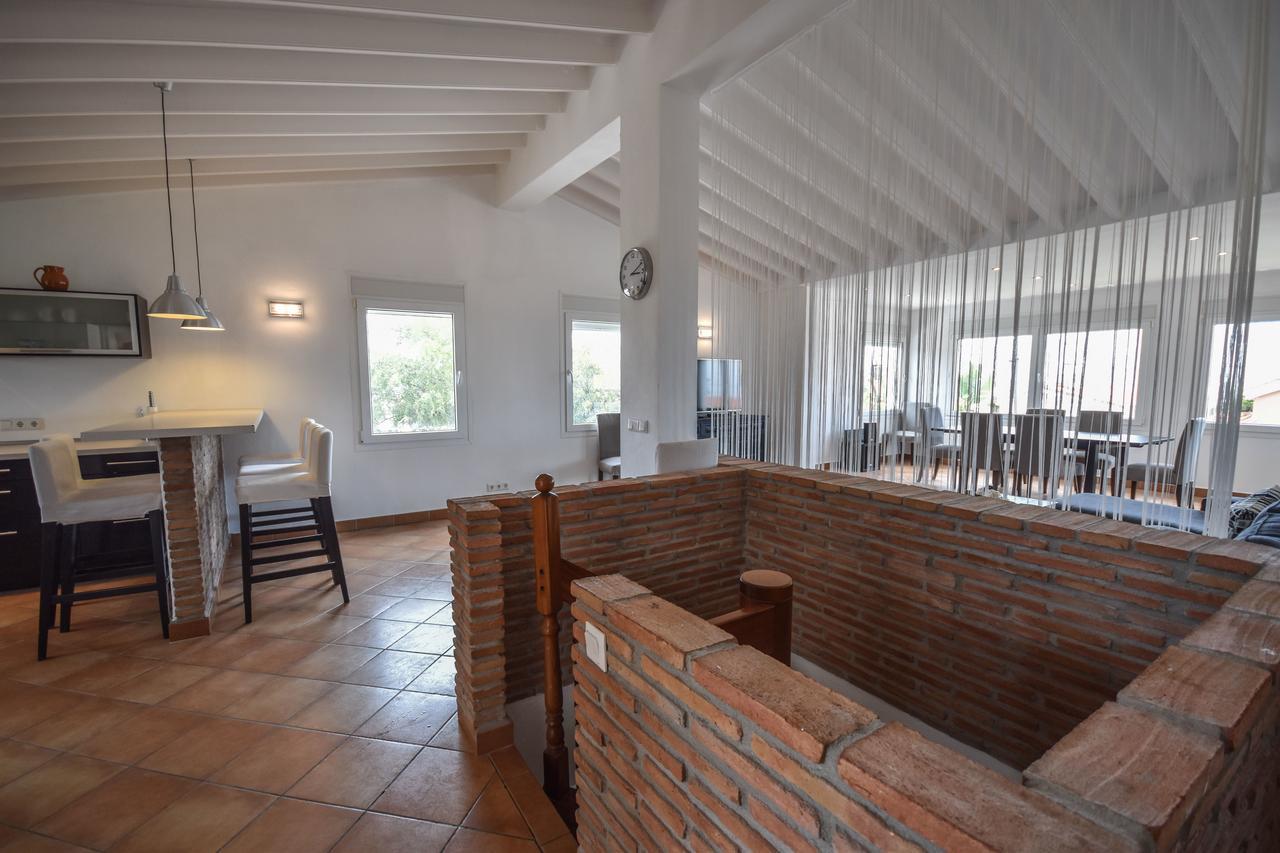 In The Second Line, Modern Beachfront Holiday Home In Costabella, Marbella Esterno foto