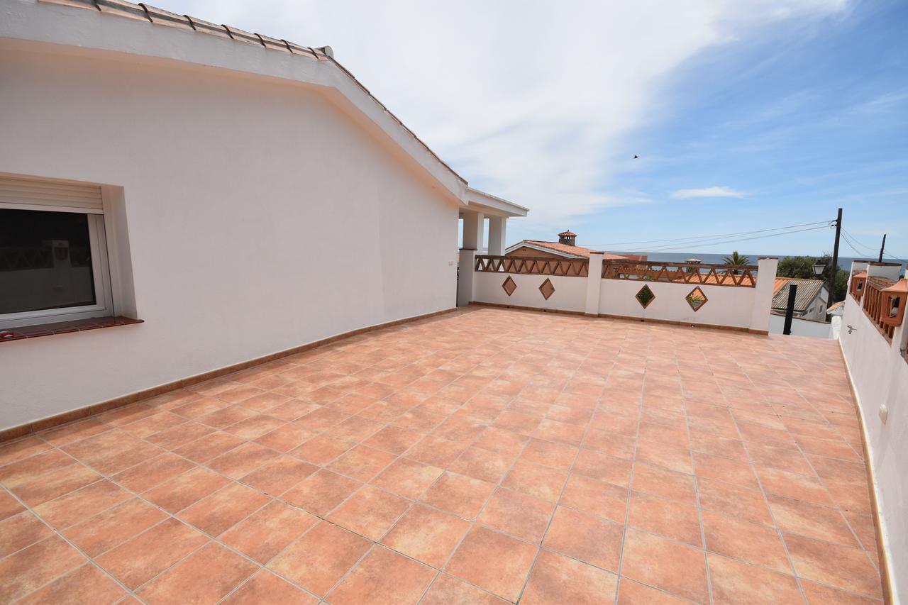 In The Second Line, Modern Beachfront Holiday Home In Costabella, Marbella Esterno foto