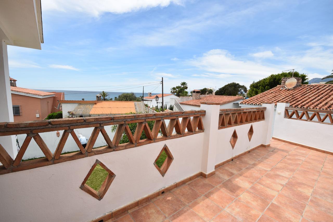 In The Second Line, Modern Beachfront Holiday Home In Costabella, Marbella Esterno foto