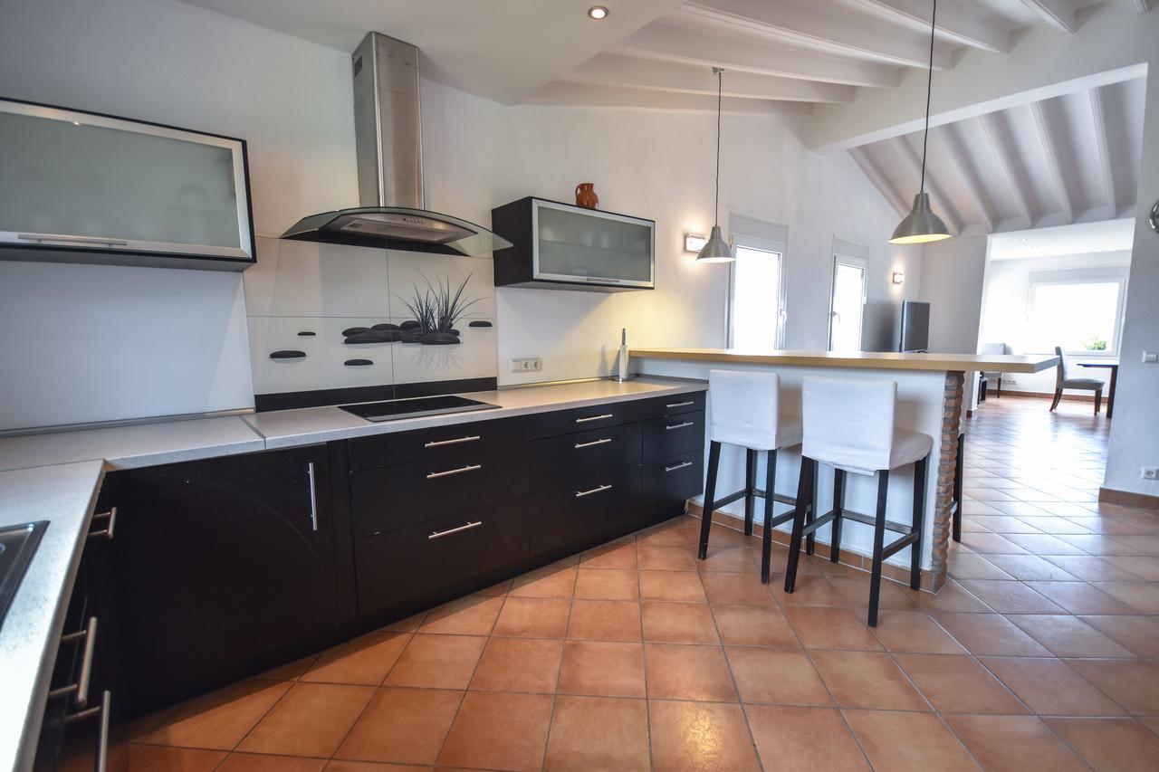 In The Second Line, Modern Beachfront Holiday Home In Costabella, Marbella Esterno foto
