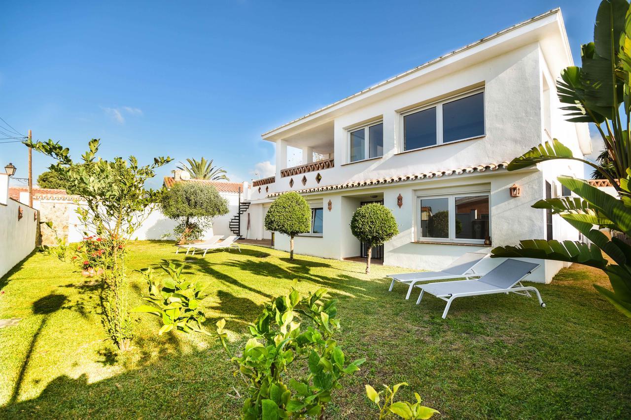 In The Second Line, Modern Beachfront Holiday Home In Costabella, Marbella Esterno foto