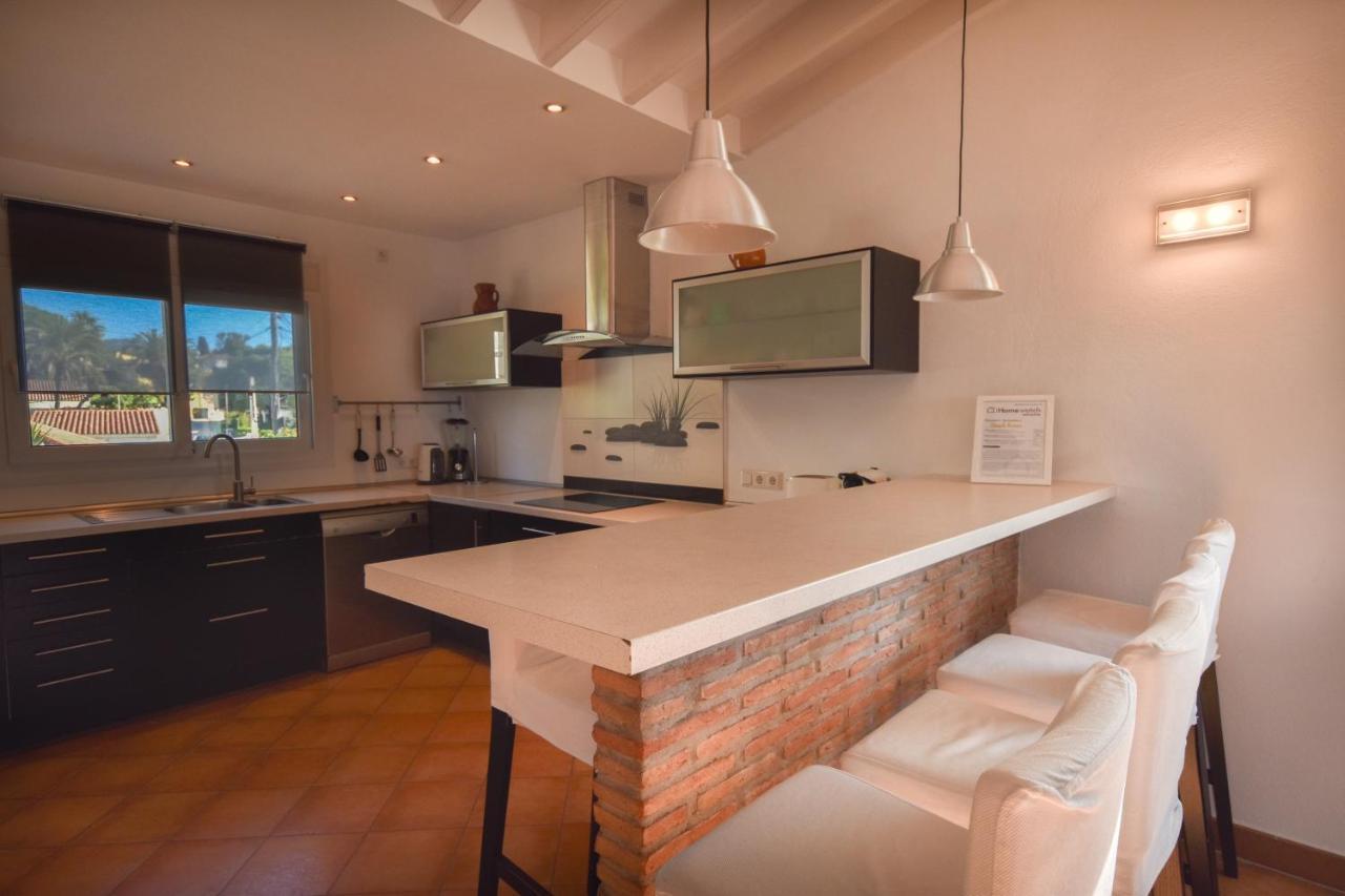 In The Second Line, Modern Beachfront Holiday Home In Costabella, Marbella Esterno foto