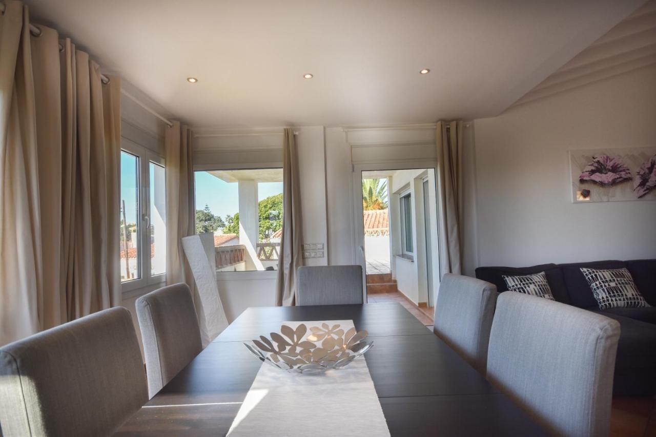In The Second Line, Modern Beachfront Holiday Home In Costabella, Marbella Esterno foto