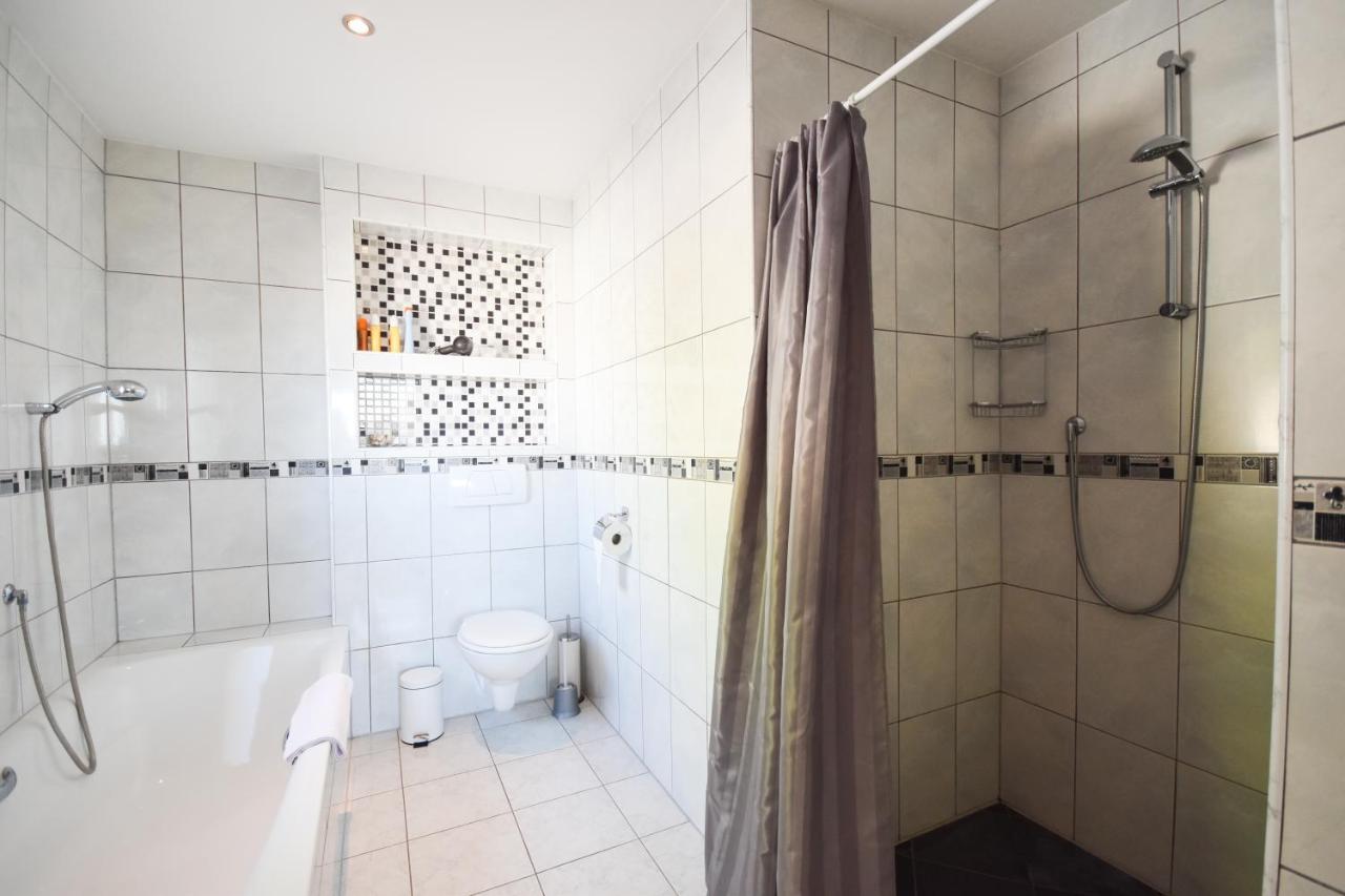 In The Second Line, Modern Beachfront Holiday Home In Costabella, Marbella Esterno foto