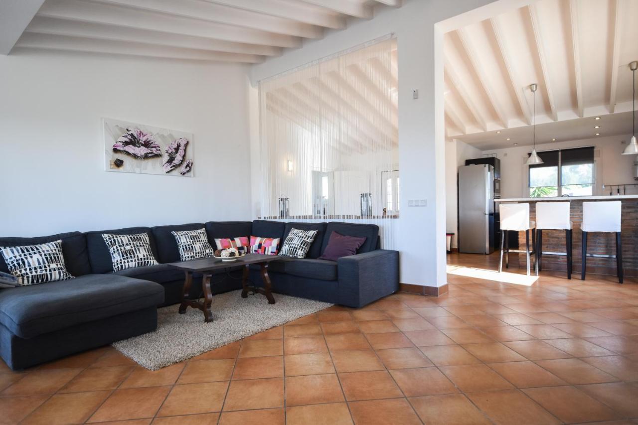 In The Second Line, Modern Beachfront Holiday Home In Costabella, Marbella Esterno foto
